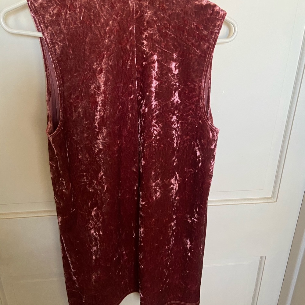 NEW pink sleeveless velvet jacket, size small.